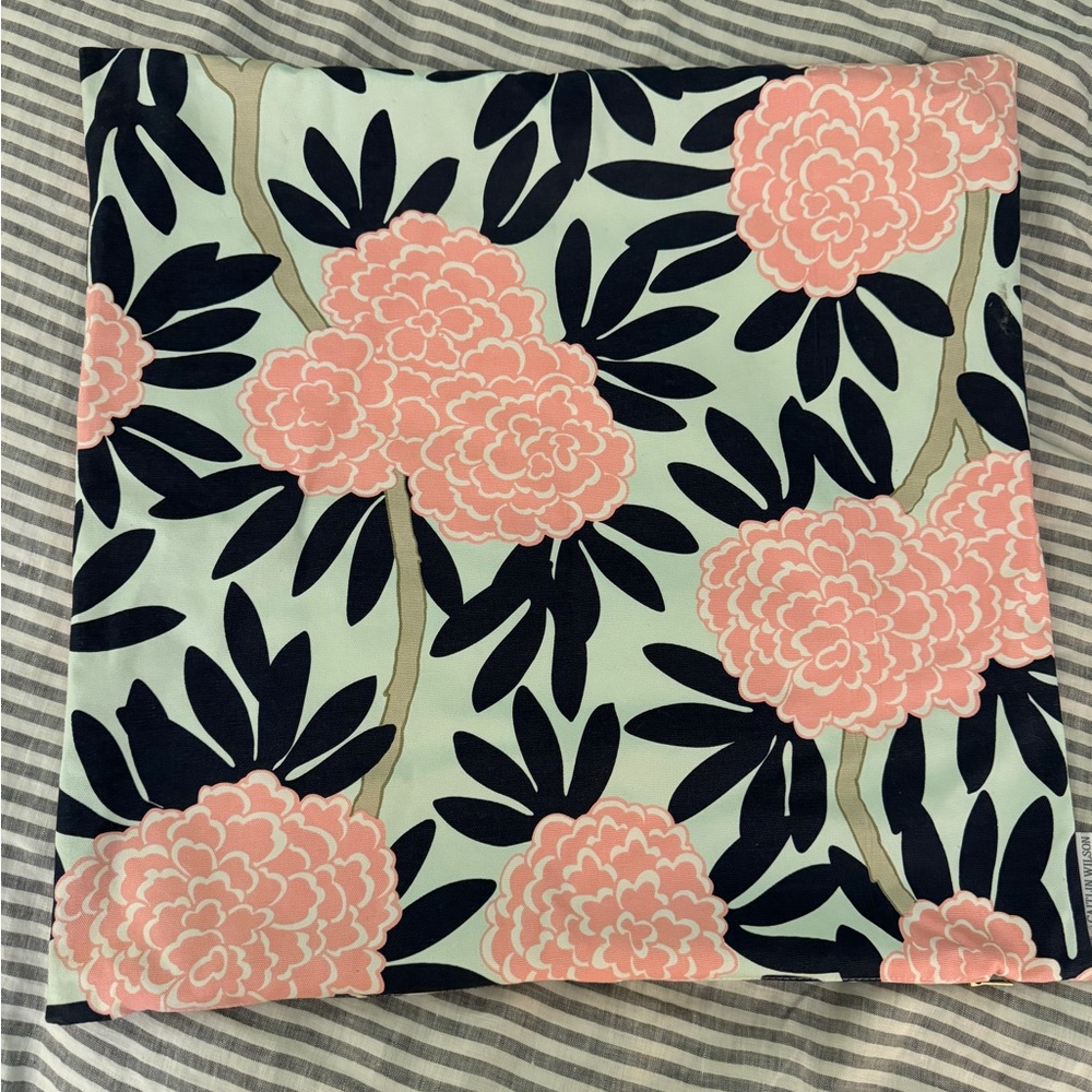 Caitlin Wilson Set of 2 Pillow Covers in Navy Fleur Chinoise